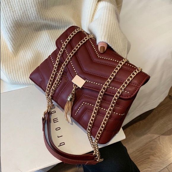 Lush Style Finds Handbags - Just In! 🆕 LYON Quilted Tassel Crossbody